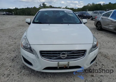 2013 Volvo S60 T5 z USA, uszkodzony, nr VIN YV1612FH0D1228378